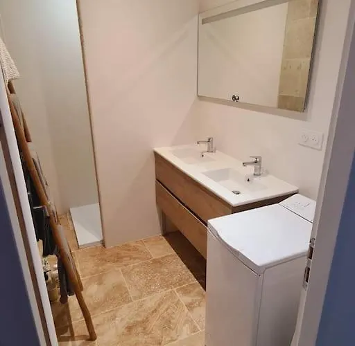 T3 Avec Jacuzzi Privé Exterieur *